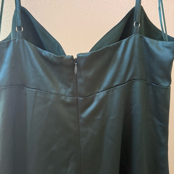 🆕 REFORMATION Sathia Satin Maxi Dress Forest Green Sz 6 - Picture 9 of 11